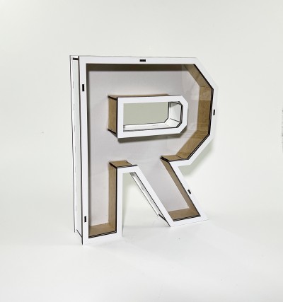 Коробка у формі букви "R" з прозорою кришкою