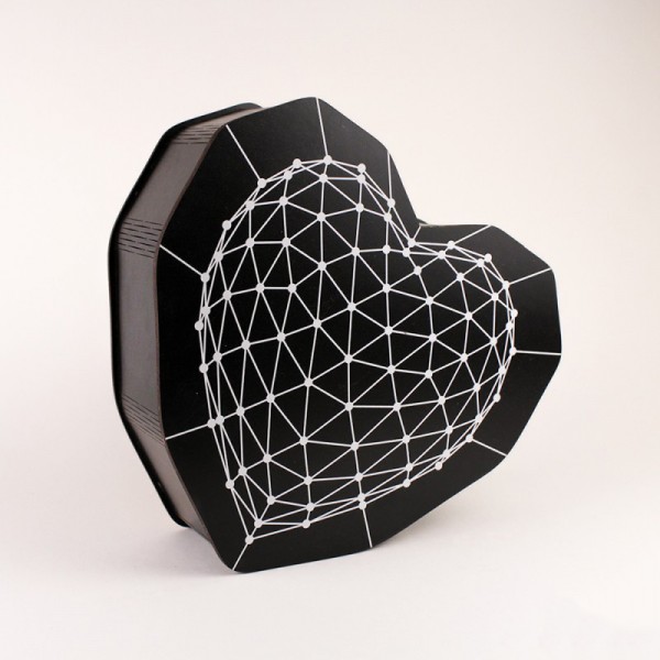 Коробка чорна "Серце  3D"