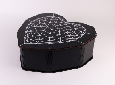 Коробка чорна "Серце  3D"