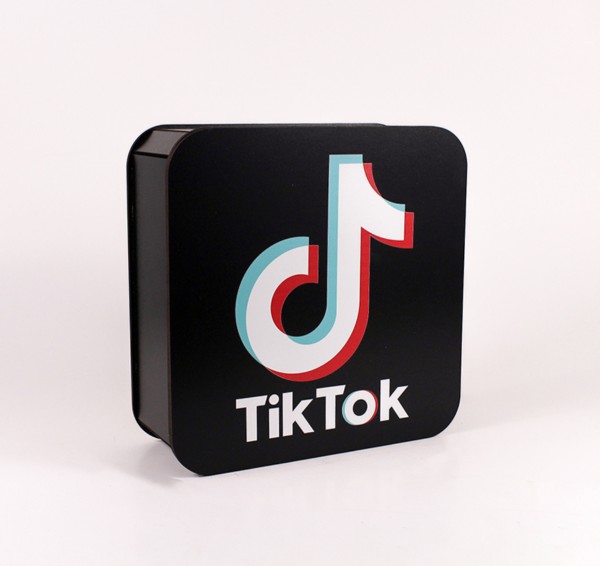 Коробка "TikTok" середня Коробка "TikTok" середня