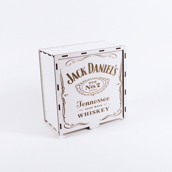 Коробка квадратна на засув з гравіюванням біла "Jack Daniel's" 2
