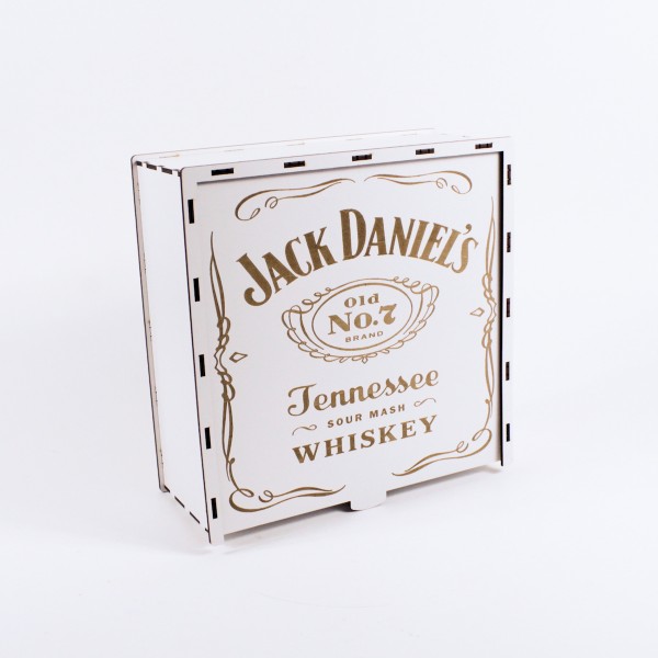 Коробка квадратна на засув з гравіюванням біла "Jack Daniel's" 3