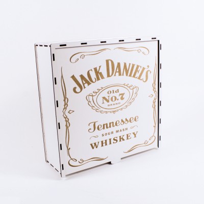 Коробка квадратна на засув з гравіюванням біла "Jack Daniel's" 4