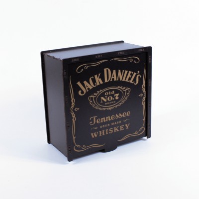 Коробка квадратна на засув з гравіюванням чорна "Jack Daniel's" 2 