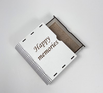 Коробка-книга з гравіюванням "Happy memories"з висувною шухлядою Коробка-книга з гравіюванням "Happy memories"з висувною шухлядою