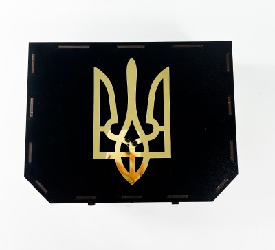 Скриня на завісах чорна "З тризубом" середня