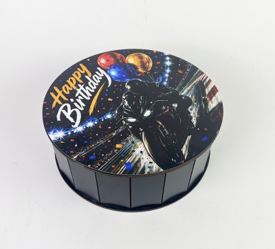 Коробка чорна кругла "Happy Birthday" з мотоциклом Коробка чорна кругла "Happy Birthday" з мотоциклом