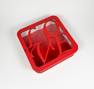 Коробка квадратна "Love " червона