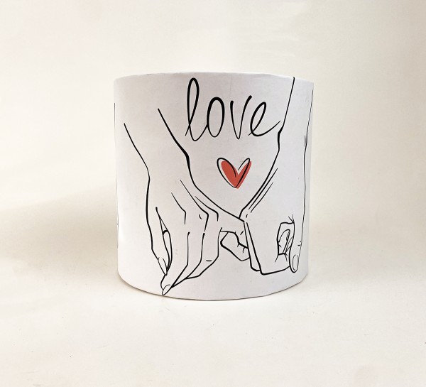 Коробка кругла 15х15 "Love " руки Коробка кругла 15х15 "Love " руки