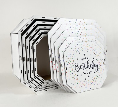 Набір восьмикутних коробок ,білих "Happy Birthday to You" Набір восьмикутних коробок ,білих "Happy Birthday to You"